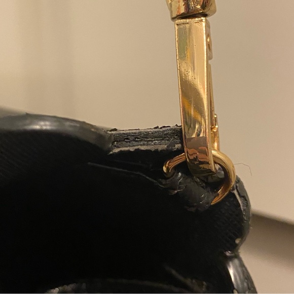 Black h&m purse with ruffle design - Picture 7 of 10